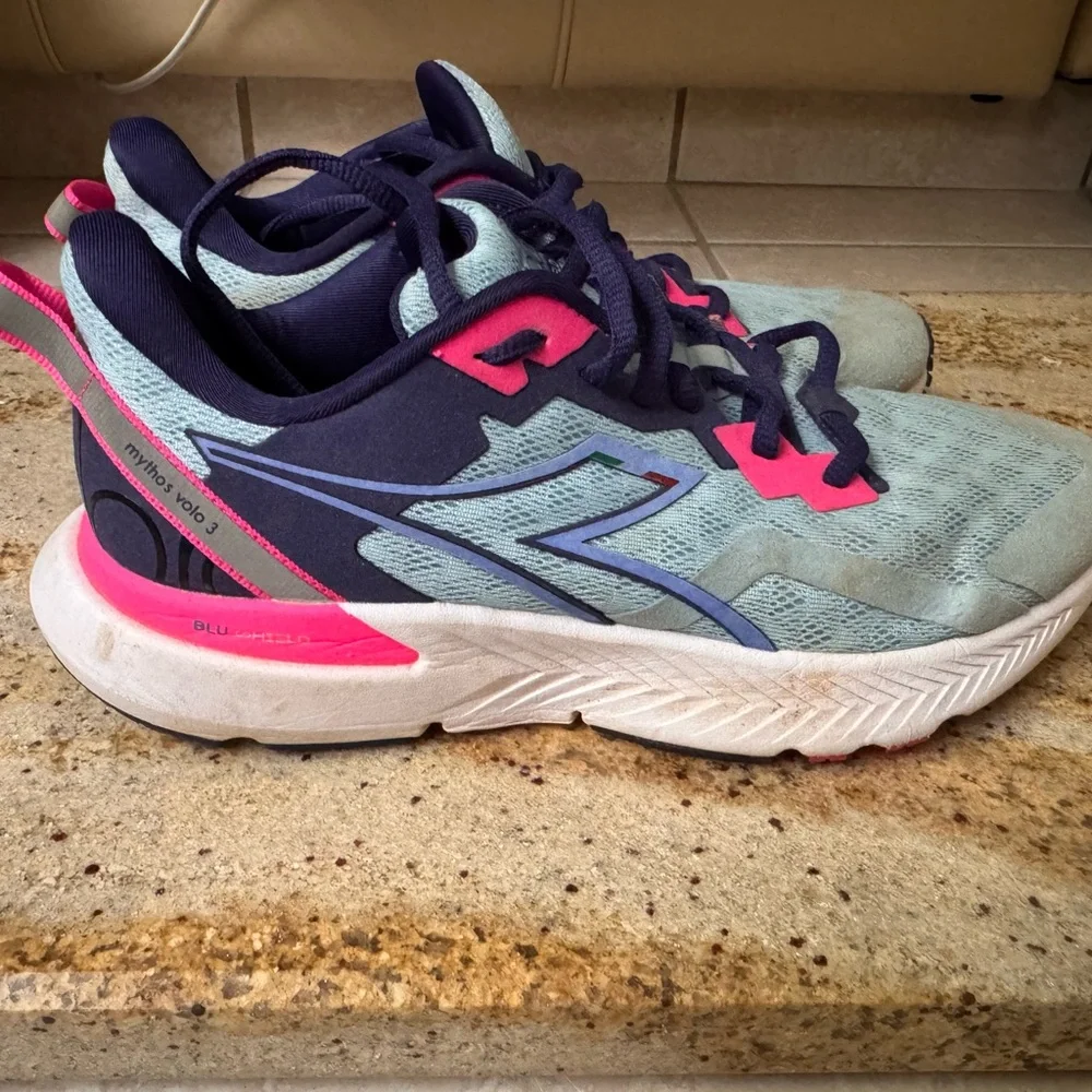 Diadora Mythos Volo 3 Running Shoes Sz 7